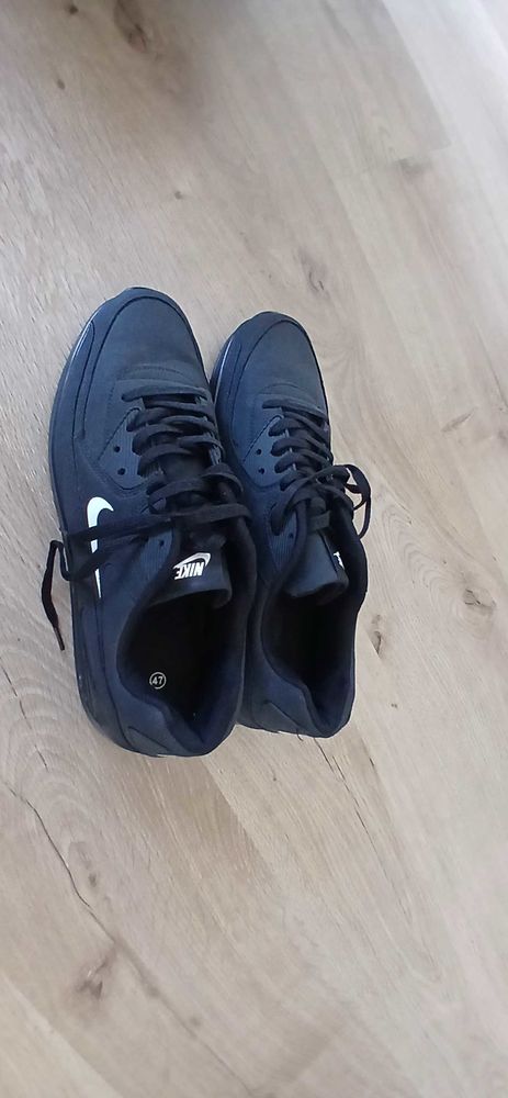 2paires+de+baskets+quasi+neuve 50 Romainville (93)