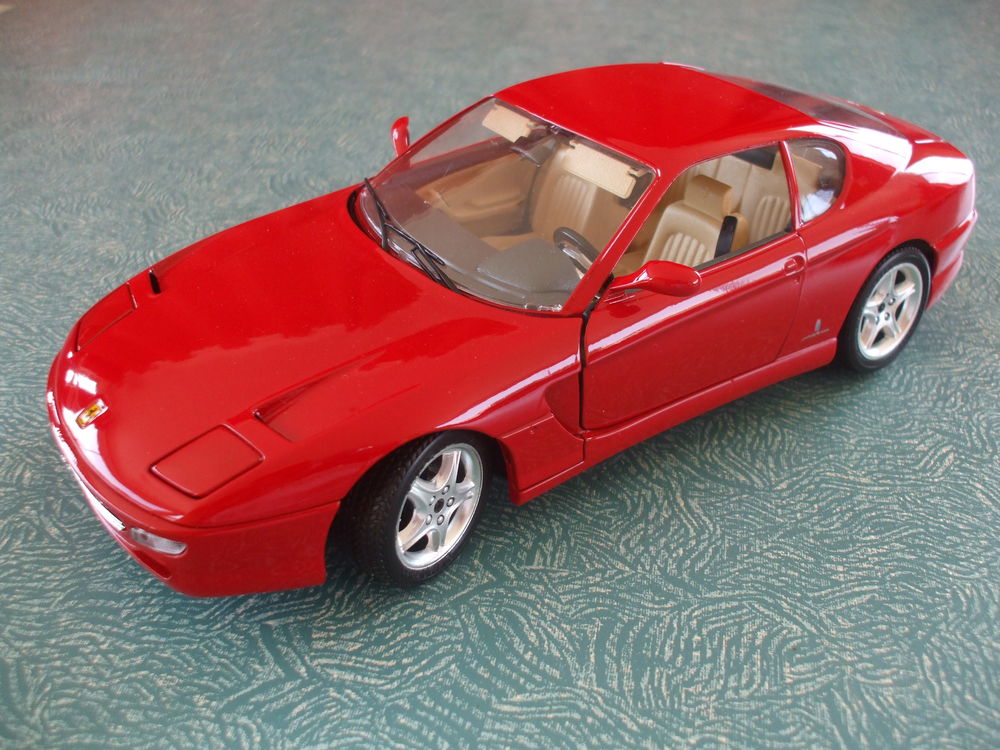 REF: 3046  FERRARI  456 GT  ROUGE  1992 30 Ornaisons (11)