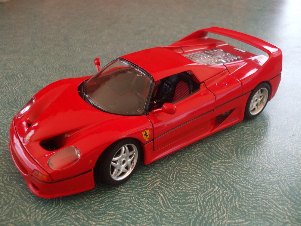 REF: 3362  FERRARI  F50  HARD-TOP  ROUGE  1995 39 Ornaisons (11)