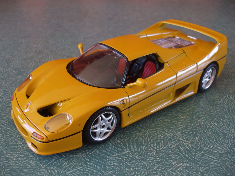 REF; 3382  FERRARI  F50  HARD-TOP  JAUNE  1995 39 Ornaisons (11)