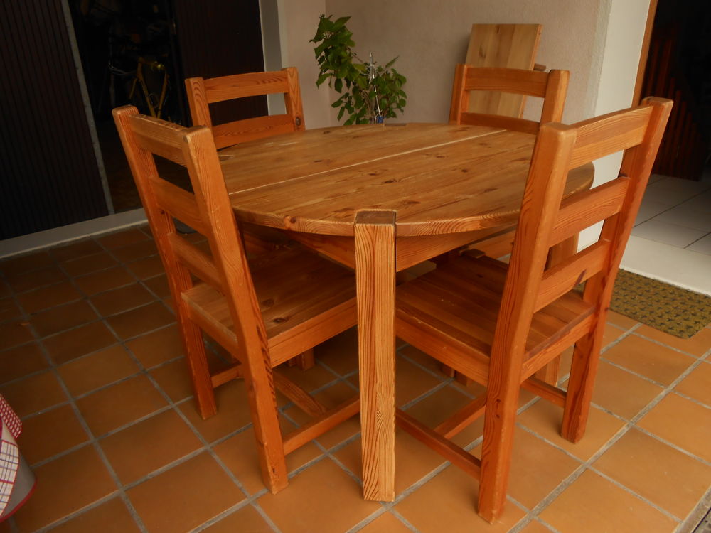 4Chaises et une table en pin massif 180 Chamb�ry (73)