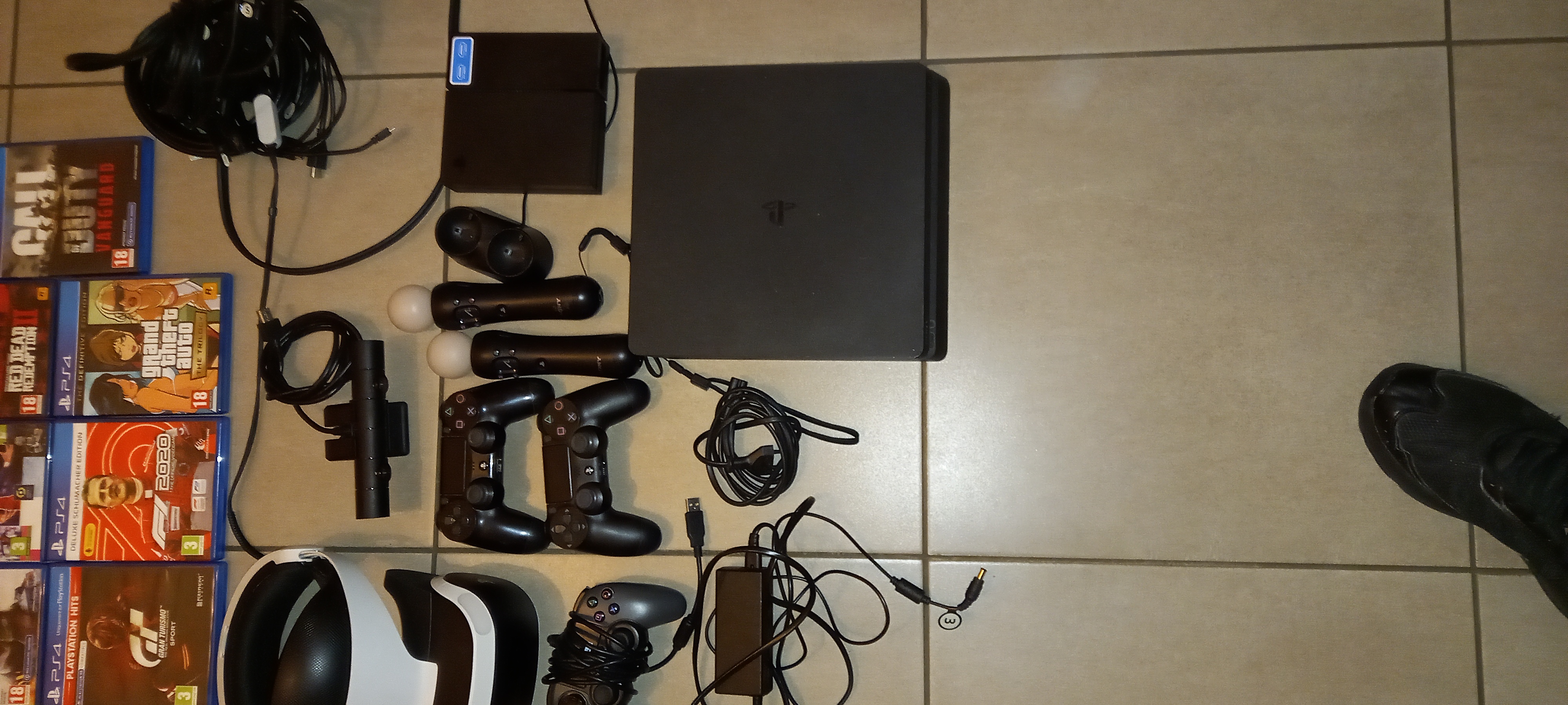 Ps4 500g + casque VR +2 ps move +3 manettes +7jeux 250 Saint-Jory (31)