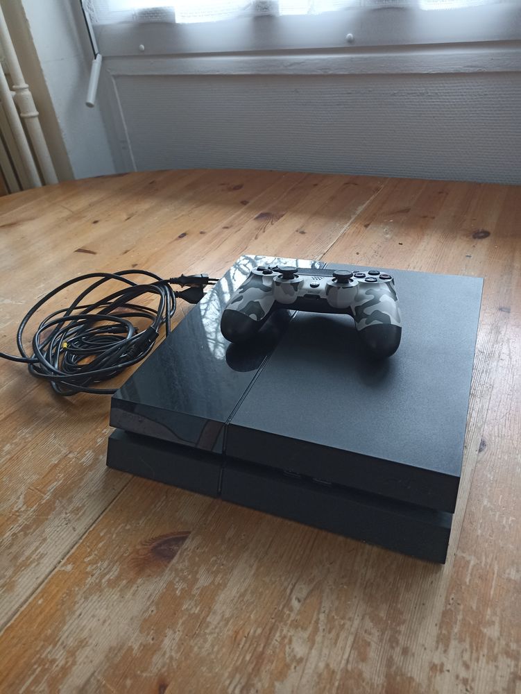 PS4 500Go en tr�s bonne �tat 200 Maule (78)