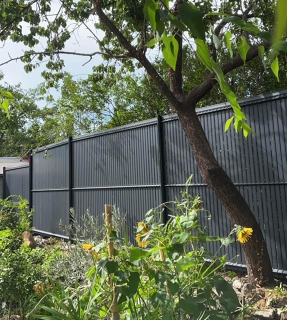 Lot 50ml Panneaux rigide et poteau avec lames pvc 2089 Marseille 1 (13)