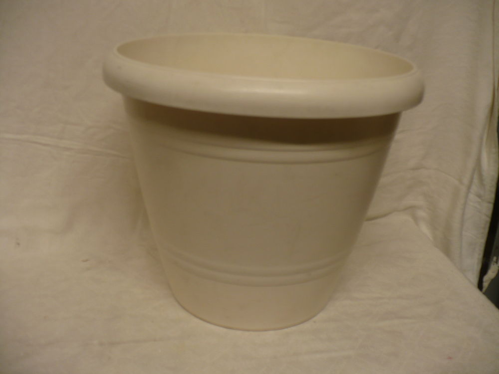 *A264 	
Bac pour plante	 5 Marseille 6 (13)