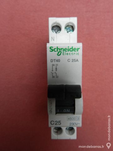 R�f A9N21027 DISJONCTEUR SCHNEIDER DT40 1P+N 25A C 11 Tergnier (02)