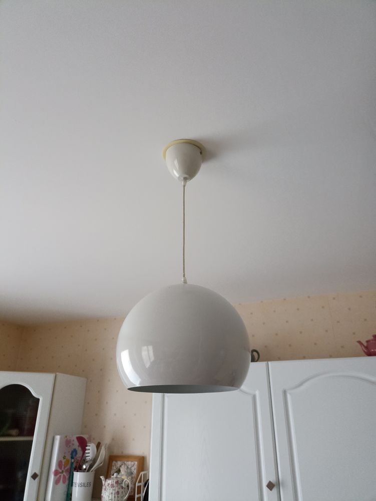 Abat jour blanc 12 Verri�res-en-Anjou (49)