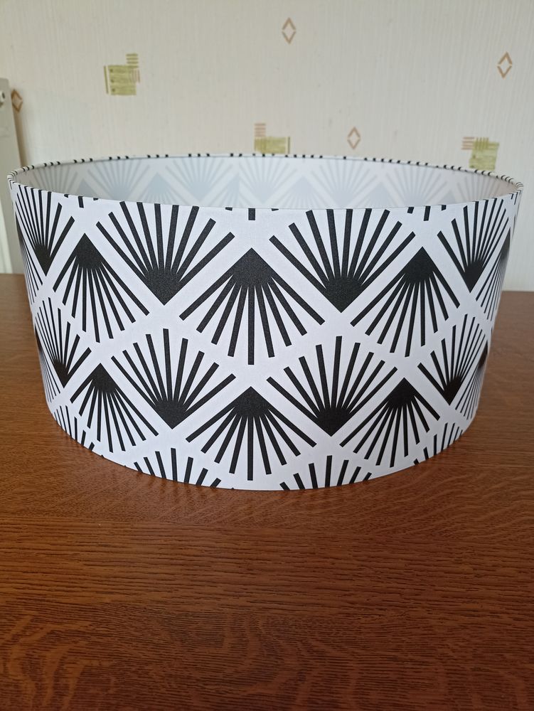 Abat jour blanc et noir 30 Verri�res-en-Anjou (49)