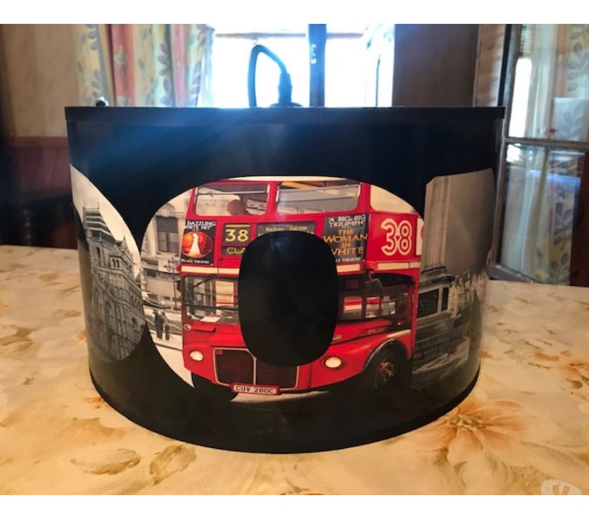 Abat-jour Motif Bus Rouge Londres 15 Ligny-en-Cambr�sis (59)