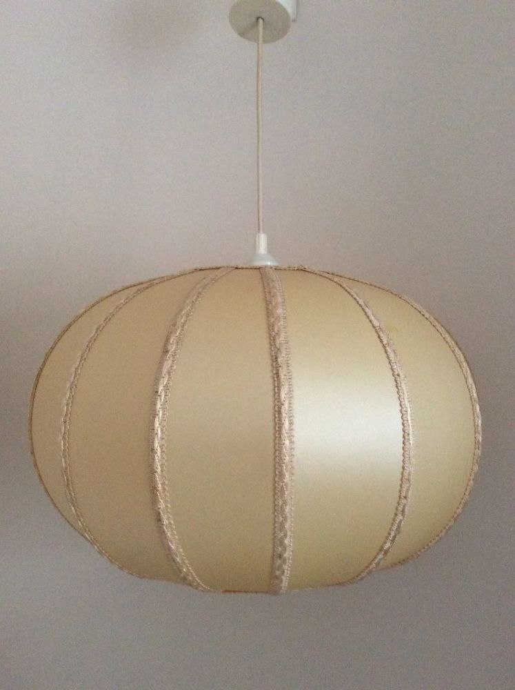 Abat jour Satin � suspendre 23 Toulon (83)