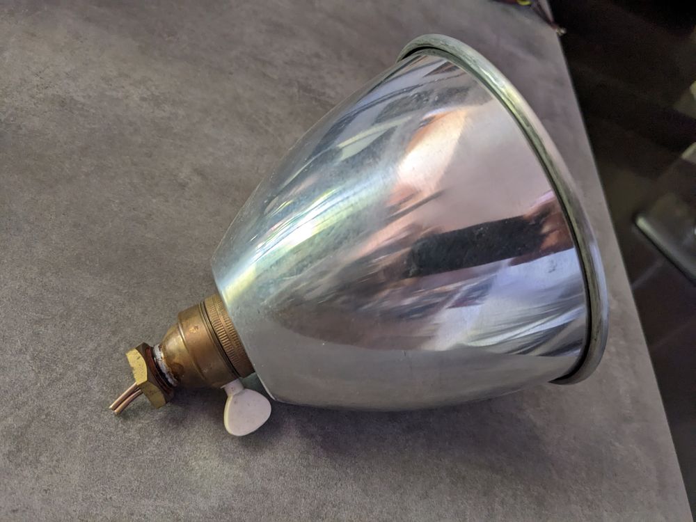 1 Abat jour tulipe en aluminium poli H 11 cm �13 cm trou 28 25 Marseille 13 (13)