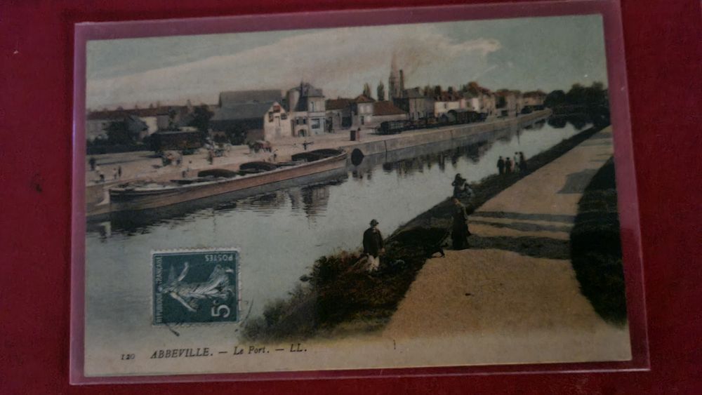 CPA 80 ABBEVILLE - Le Port
r 4 Lucheux (80)