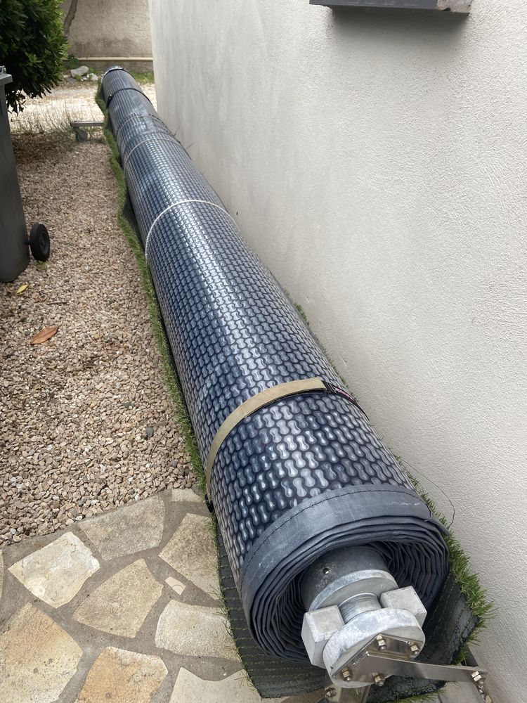 Abri piscine b�che solaire enrouleur 2050 Valras-Plage (34)