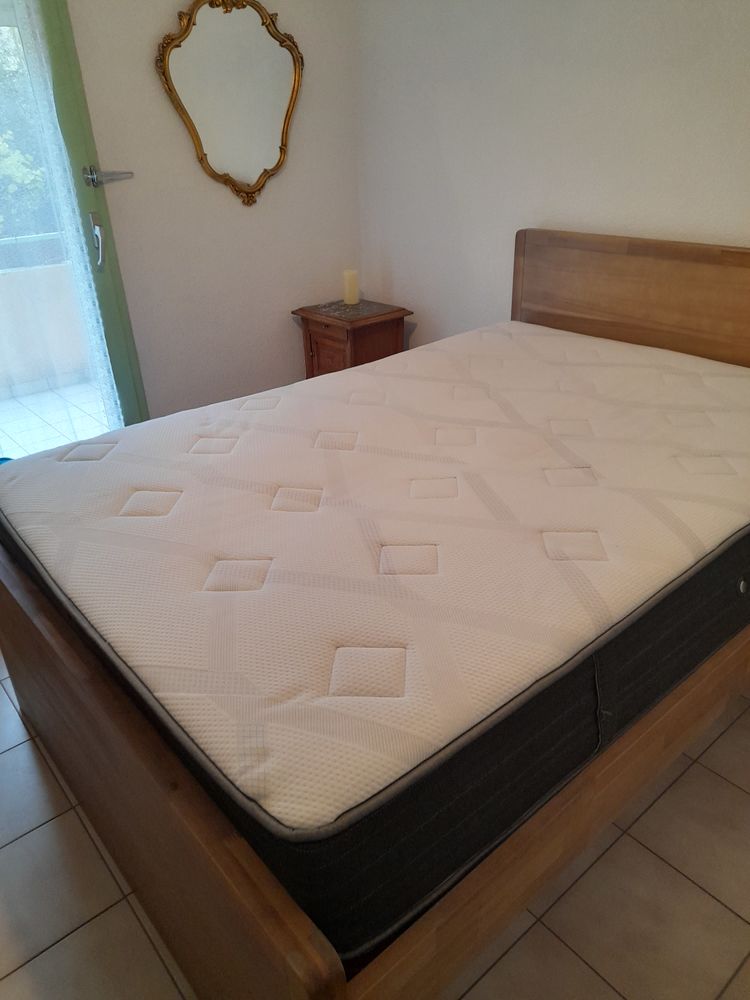 Lit acacias massif matelas sommier 140�190 490 Nyons (26)