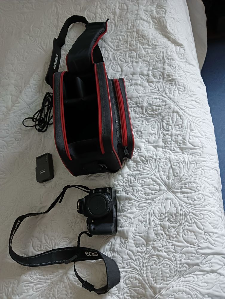 accessoire photo boitier 400D nu + sacoche 130 Grand-Charmont (25)