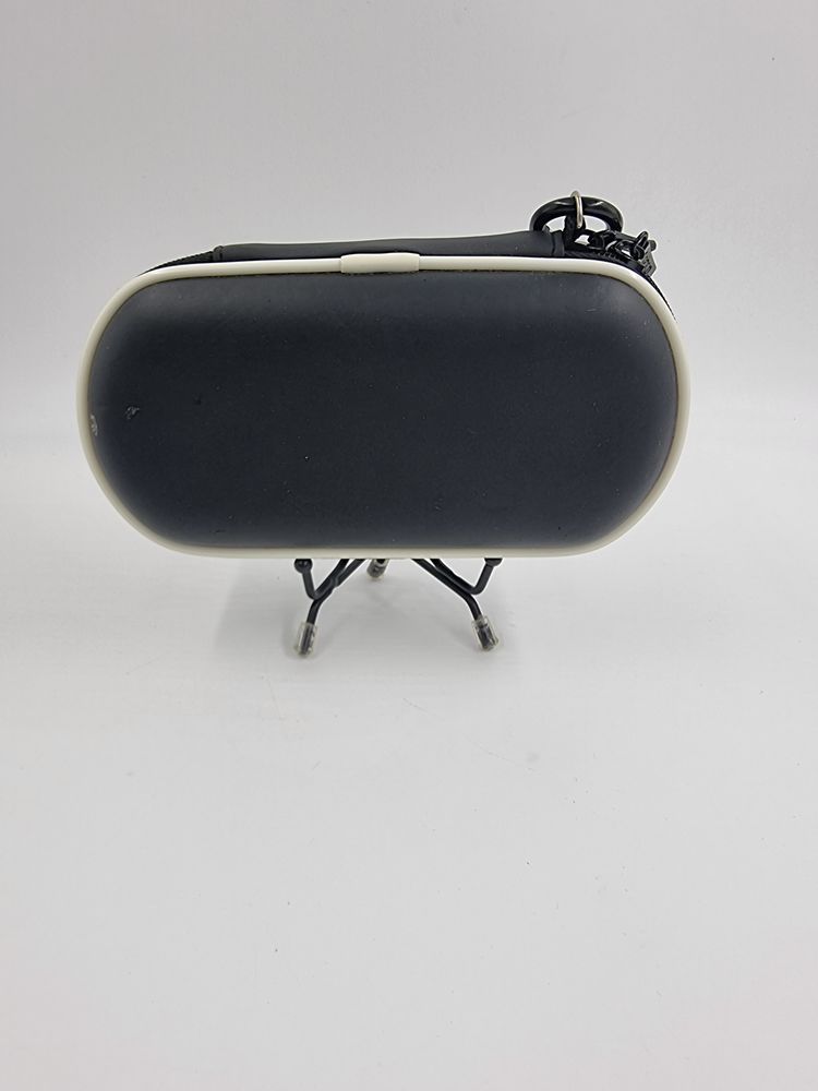 Accessoire pochette ou housse de protection noire pour PSP 3 Vulbens (74)