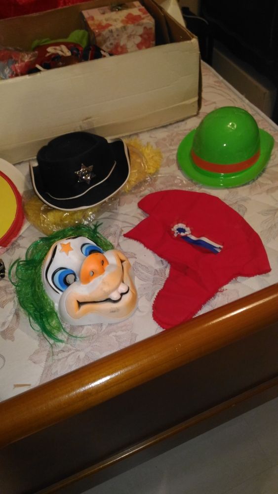 Accessoires de d�guisements 15 Saint-Br�s (30)