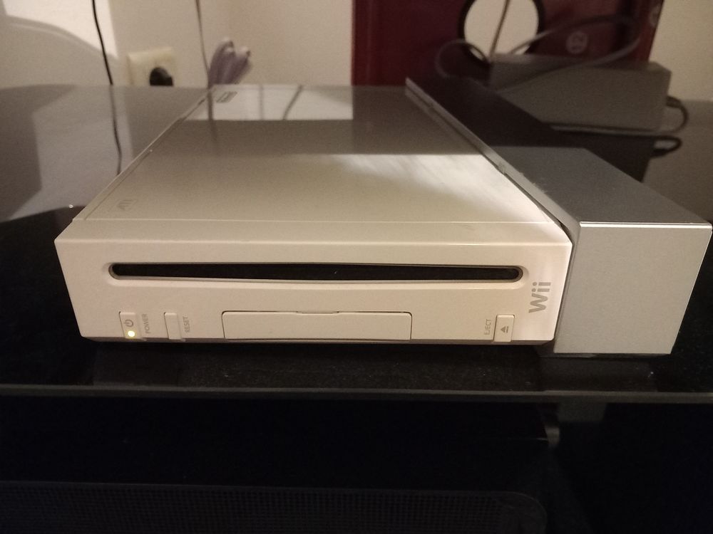 Wii + accessoires + 7 jeux + plateau Wii Fit 80 Villers-Pol (59)