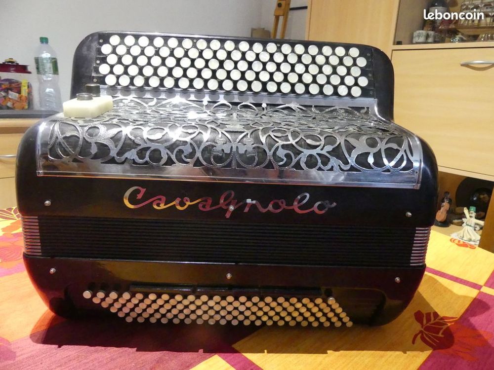  accord�on CAVAGNOLO 2500 Seynod (74)