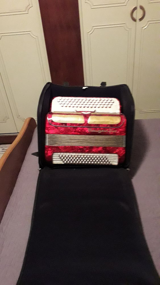 ACCORDEON CHROMATIQUE ADOLESCENT MAUGEIN Freres 700 Charmont-sous-Barbuise (10)