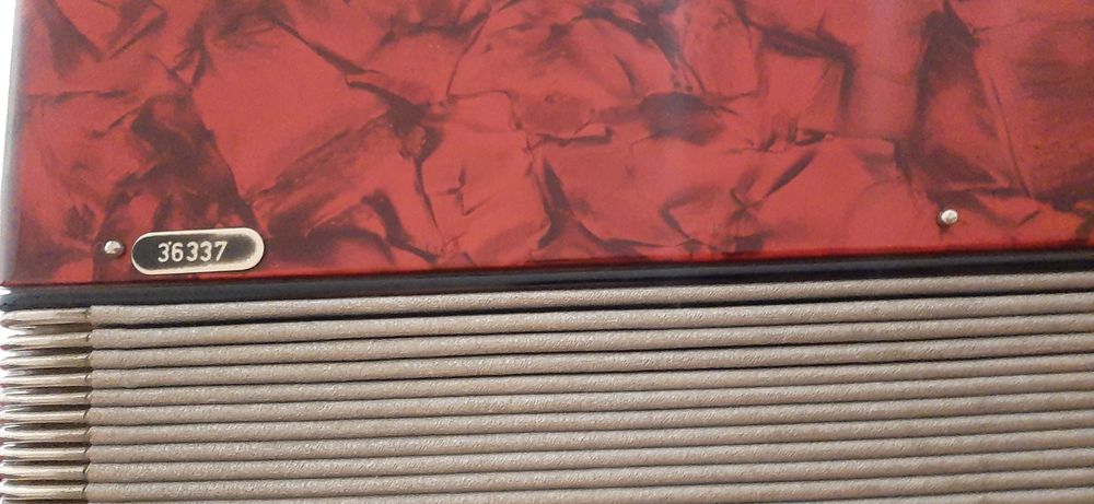 Accord�on  collection 4250 Istres (13)