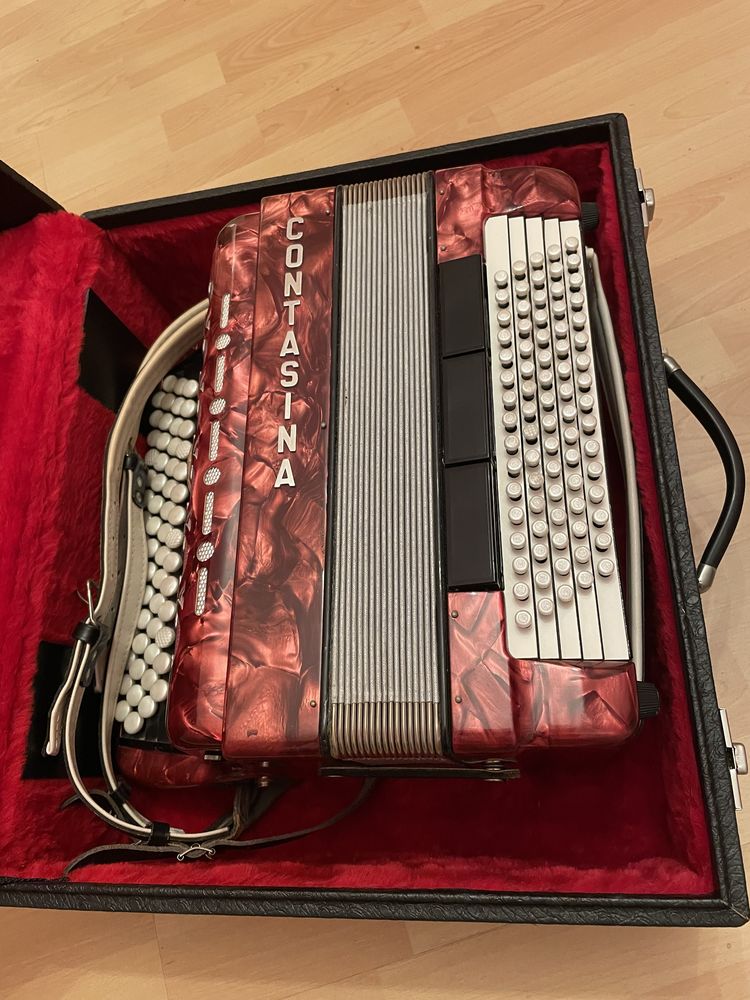 Accord�on CONTASINA 720 Challes-les-Eaux (73)