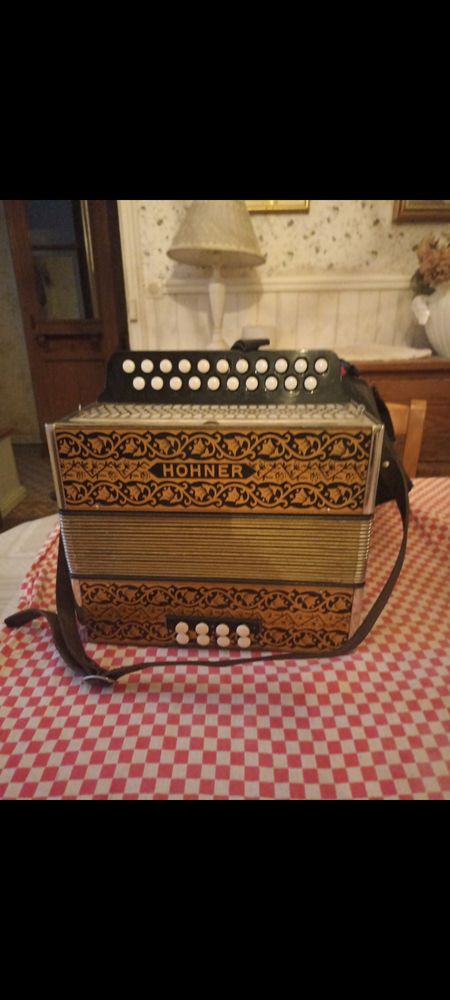 Accord�on diatonique hohner 350 Beauval (80)