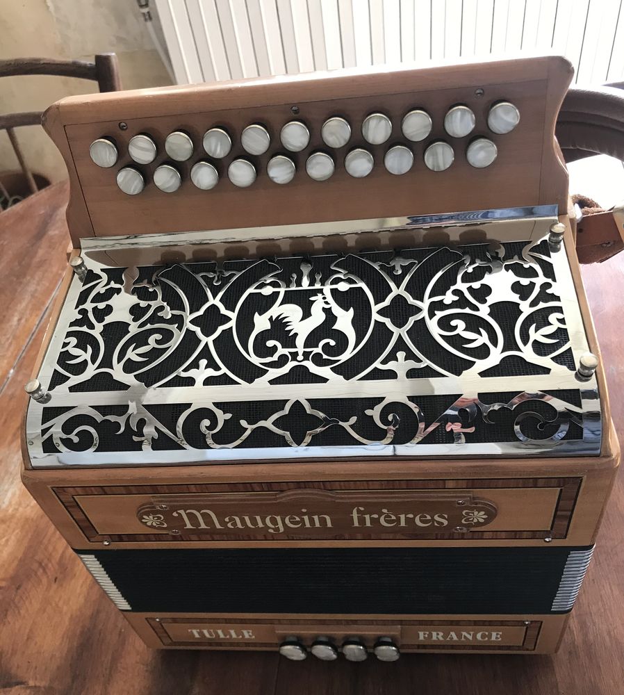 Accord�on diatonique Maugein SOL/DO 1750 Miribel-les-�chelles (38)