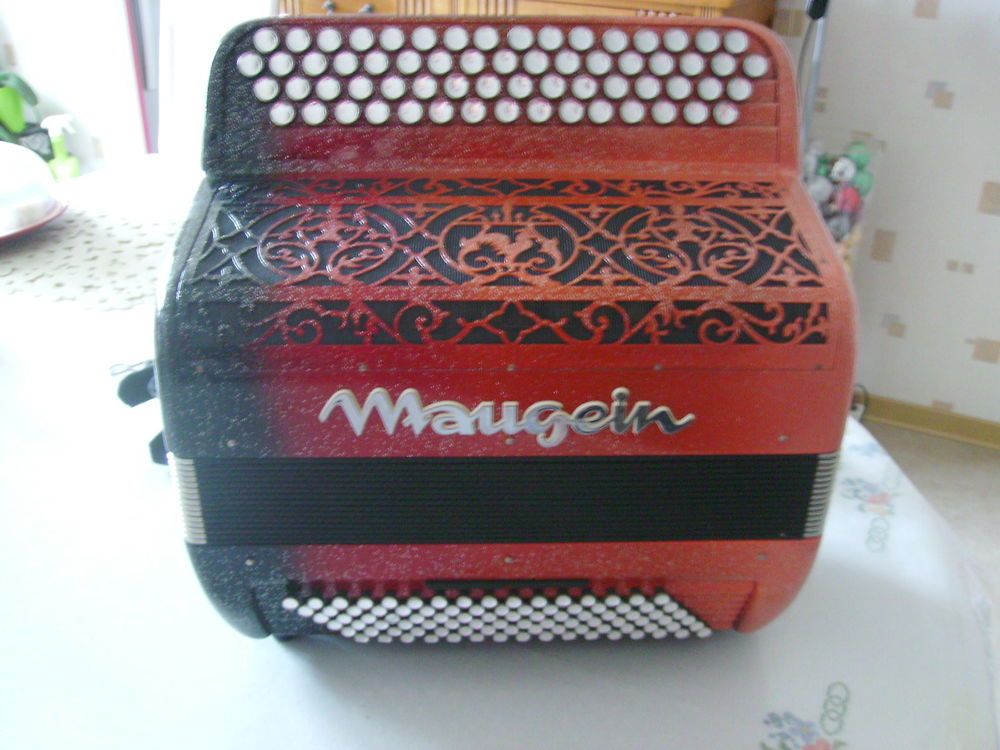 accordeon maugein 3600 Nevers (58)
