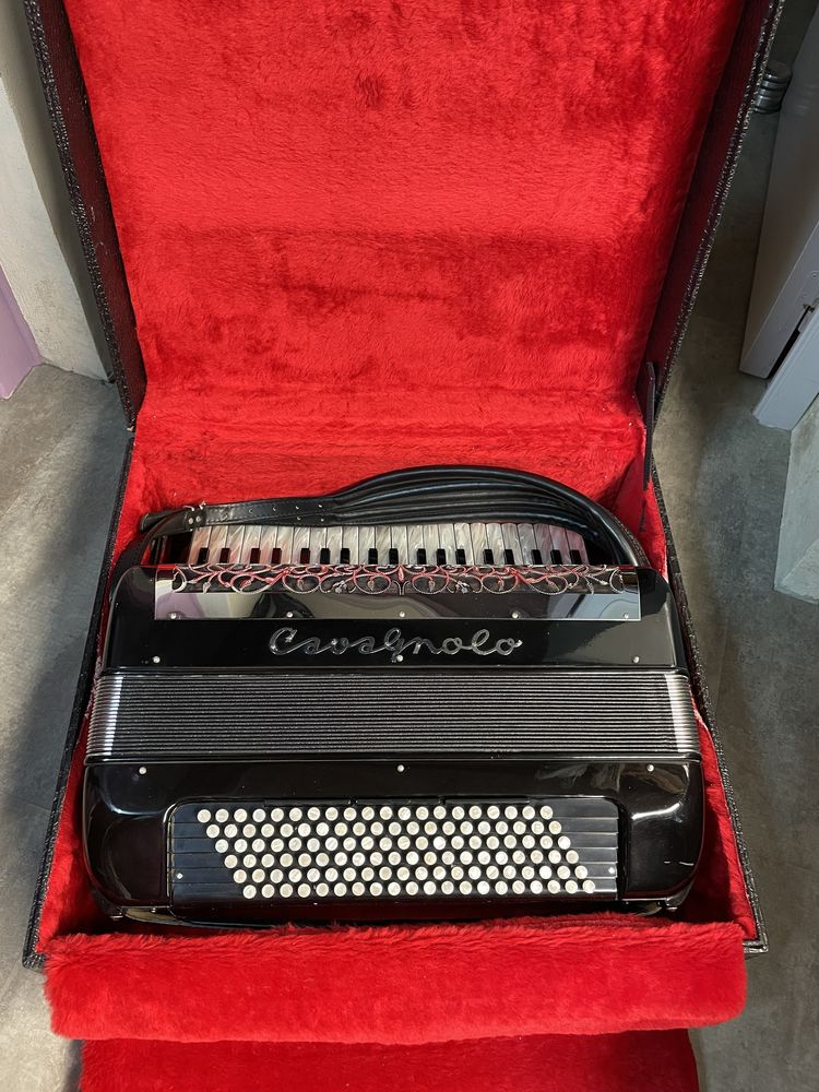 accord�on piano Cavagnolo 2200 Challes-les-Eaux (73)