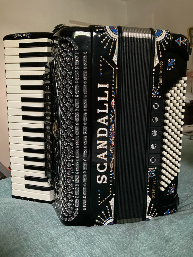 Accord�on  Scandalli SUPER VI L 3000 Antibes (06)