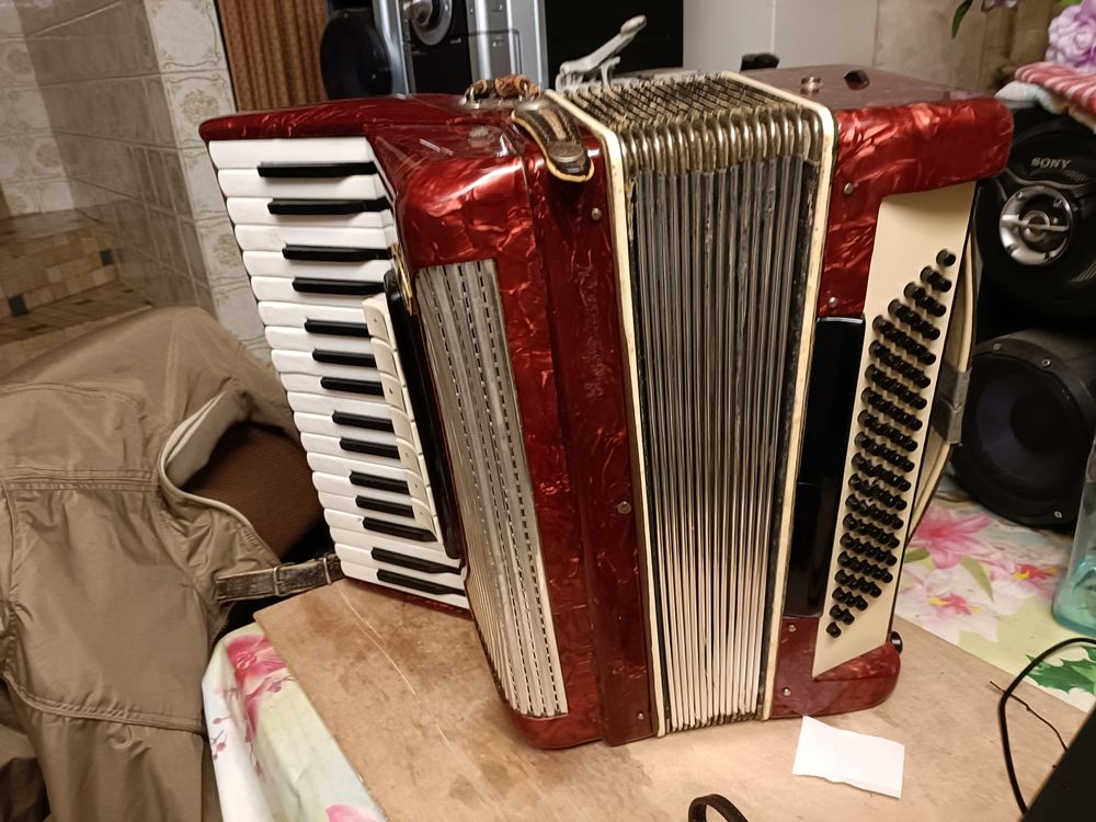 Accord�on tr�s bon �tat magnifique 1500 Piblange (57)