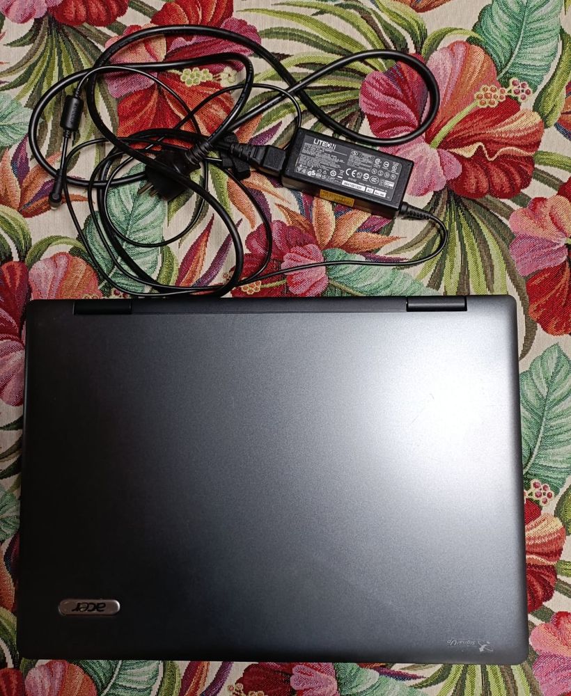 PC ACER TRAVEL MATE 200 Castries (34)