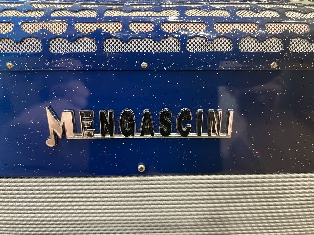 Acoordeon Mengascini F20 �quip� midi main gauche 3D41 0 Sciez (74)