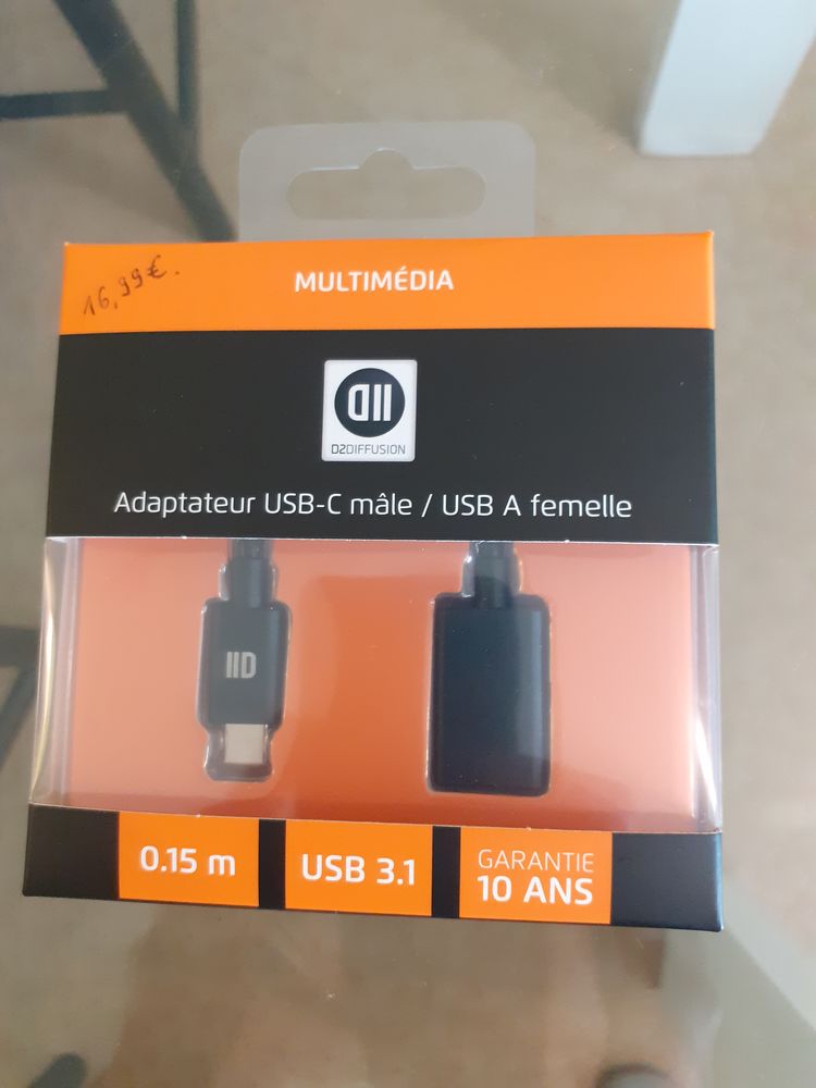 Adaptateur USB-C mâle / USB A femelle.  10 Beaune (21)