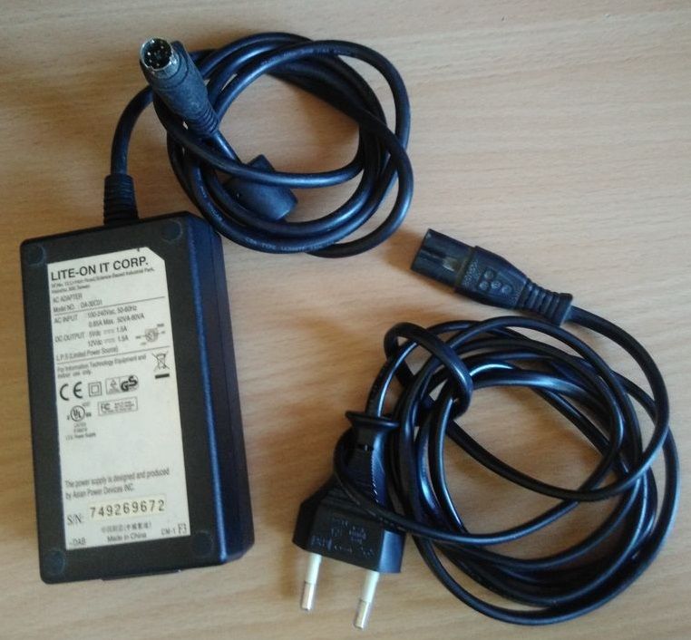 Adaptateur secteur DA-30C01 20 Beauchamp (95)