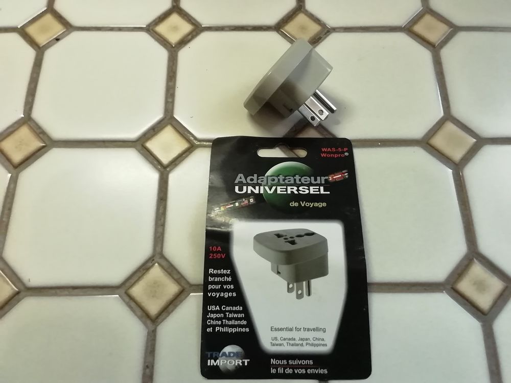 Adaptateur universel de voyage. 5 Noyelles-l�s-Vermelles (62)