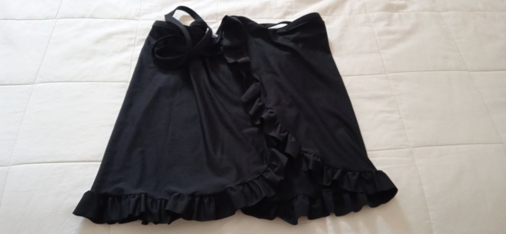 adorable jupette de plage noire 14 Bormes-les-Mimosas (83)