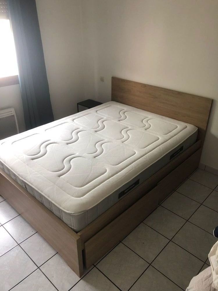 Lit adulte 140x190 350 V�nissieux (69)