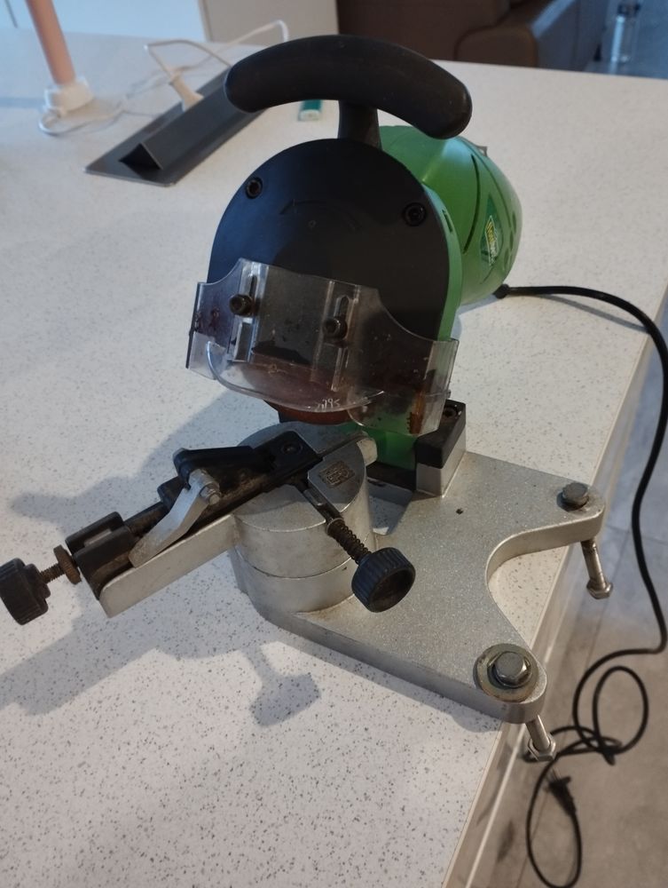 Affuteuse de Cha�ne de tron�onneuse �lectrique 20 Porcheville (78)