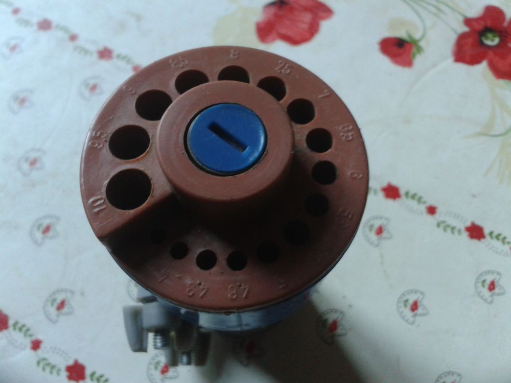 AFFUTEUSEDE DE MECHE POUR   PERCEUSE. 4 Fr�vent (62)