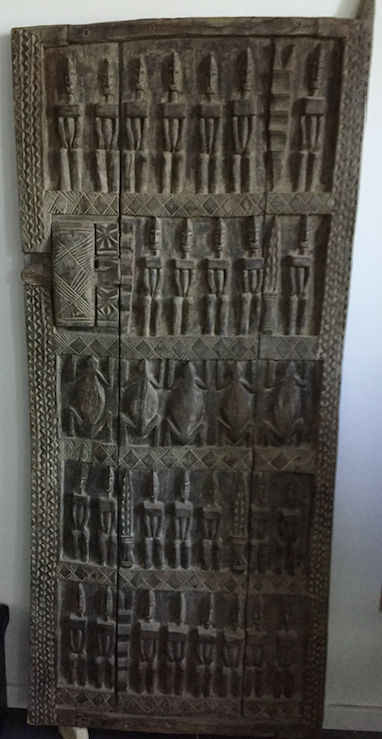 Art africain. Rare Porte DOGON de grenier � mil 770 Le Gosier (97)