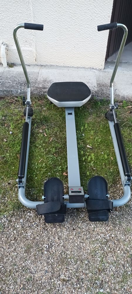 il s'agit d'un rameur gris de la marque G'ymax 0 Lesparre-M�doc (33)