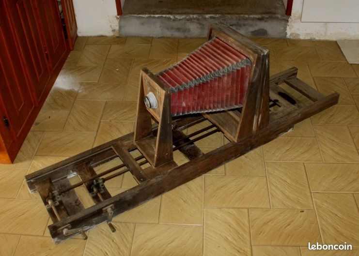 Agrandisseur photographique
Gilles Faller � manivelle 250 H�ric (44)