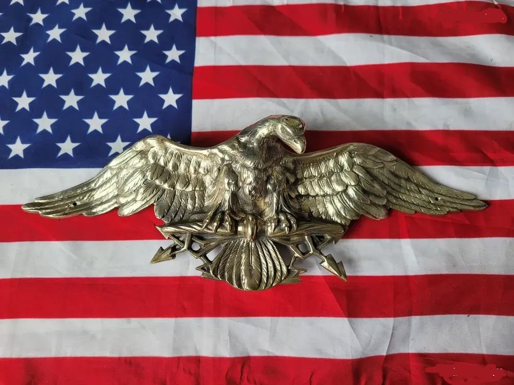  AIGLE DE DE PARE BRISE D'�POQUE EN BRONZE 250 Pierrelaye (95)