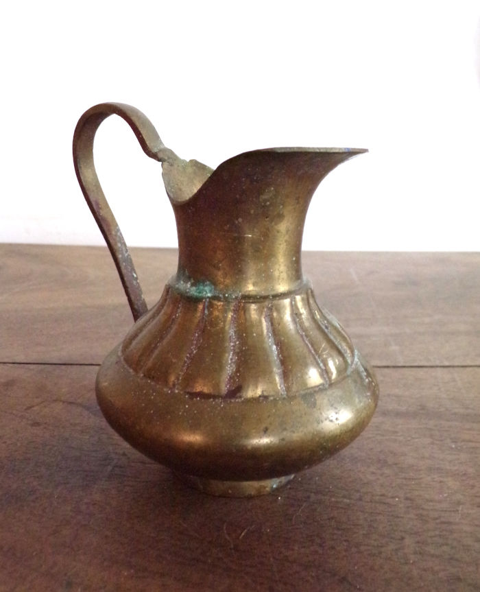 Aigui�re en bronze avec large panse et poign�e 12 Laval (53)