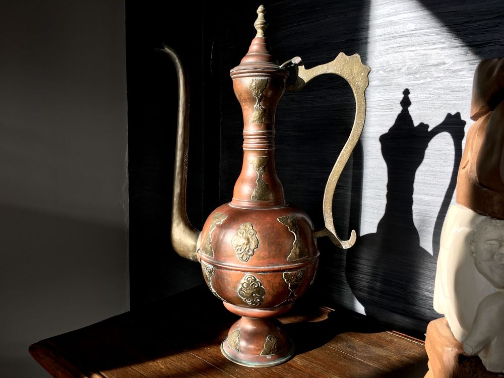 Aigui�re orientale ancienne cuivre et laiton , hauteur:56cm 30 L'Isle-Jourdain (32)