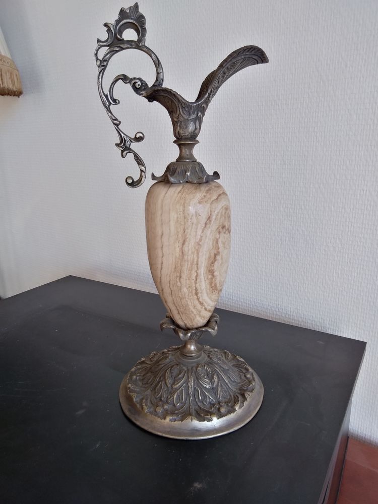 Aigui�re en pierre et m�tal (�tain ?) 150 L�signy (77)