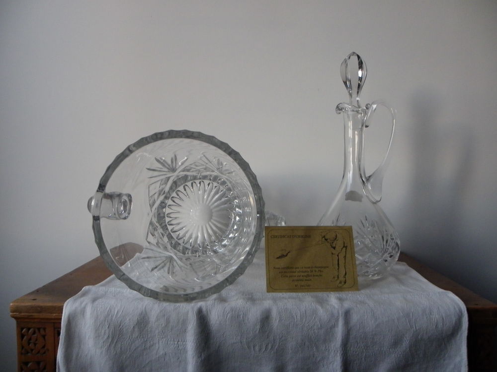 AIGUIERE ET   SEAU �  CHAMPAGNE EN  CRISTAL DE LORRAINE 
90 Cournon-d'Auvergne (63)