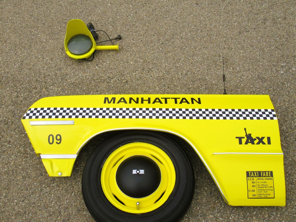 Aile de Chevrolet Impala 1963 d�co Taxi New York. 550 Tavel (30)